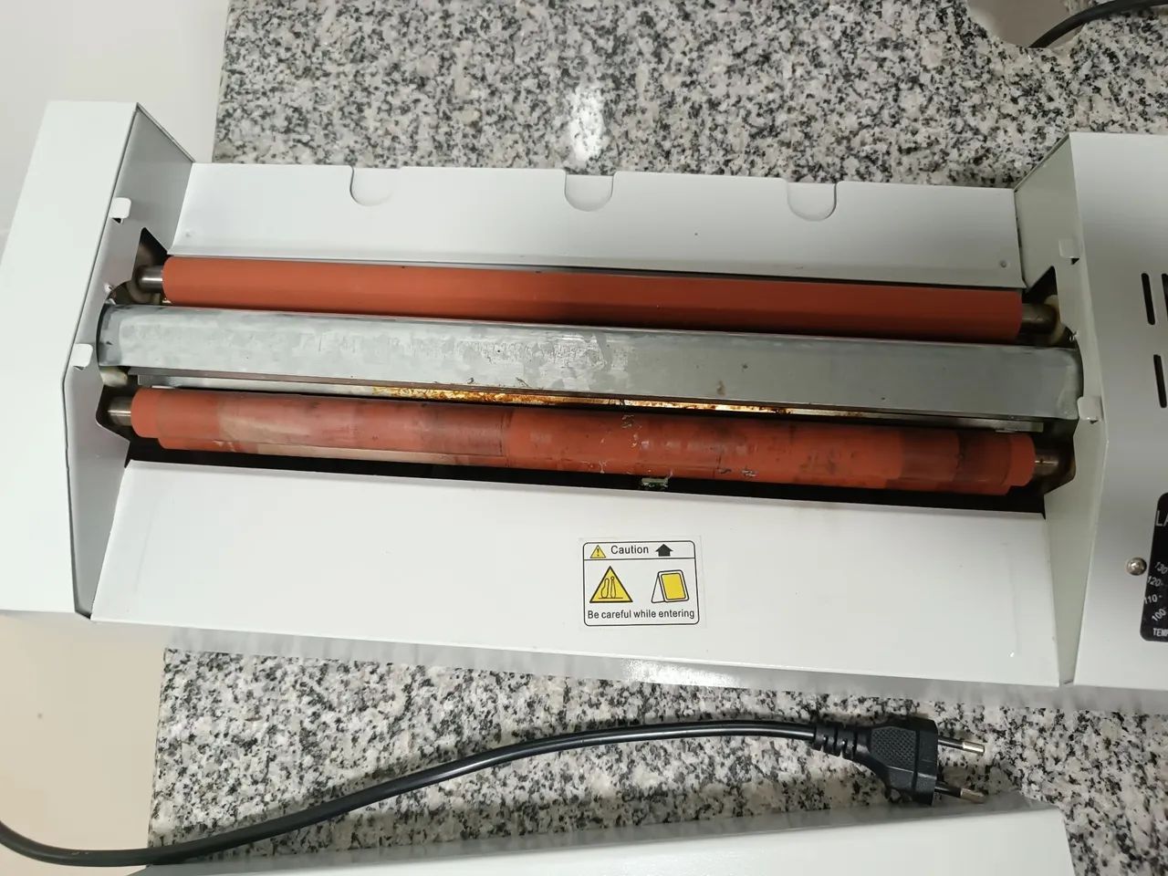 Laminador de Papel A4 semi novo - Foto 3