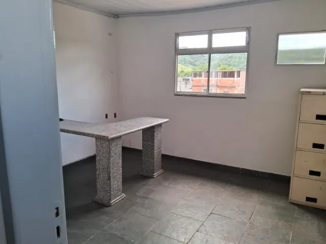 Salas comerciais para aluguel em Senador Vasconcelos - RJ