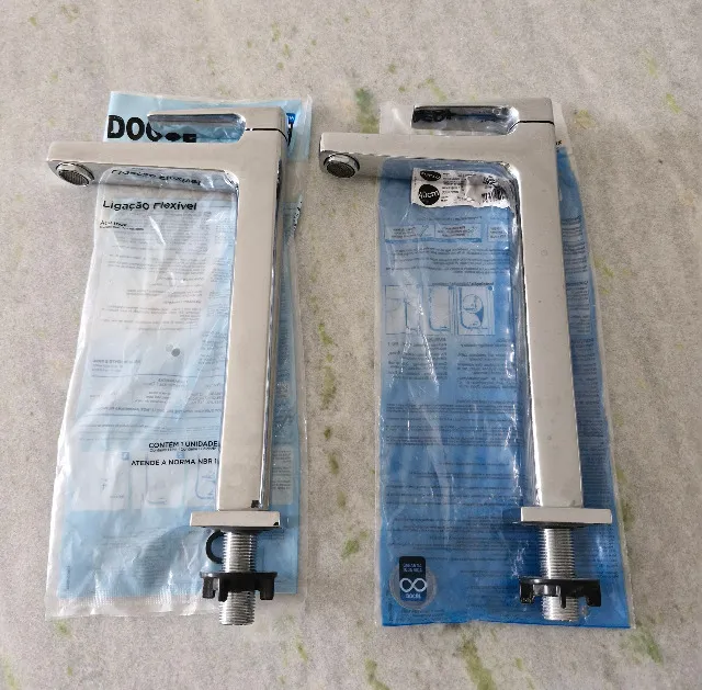 2 torneiras altas da Docol novas