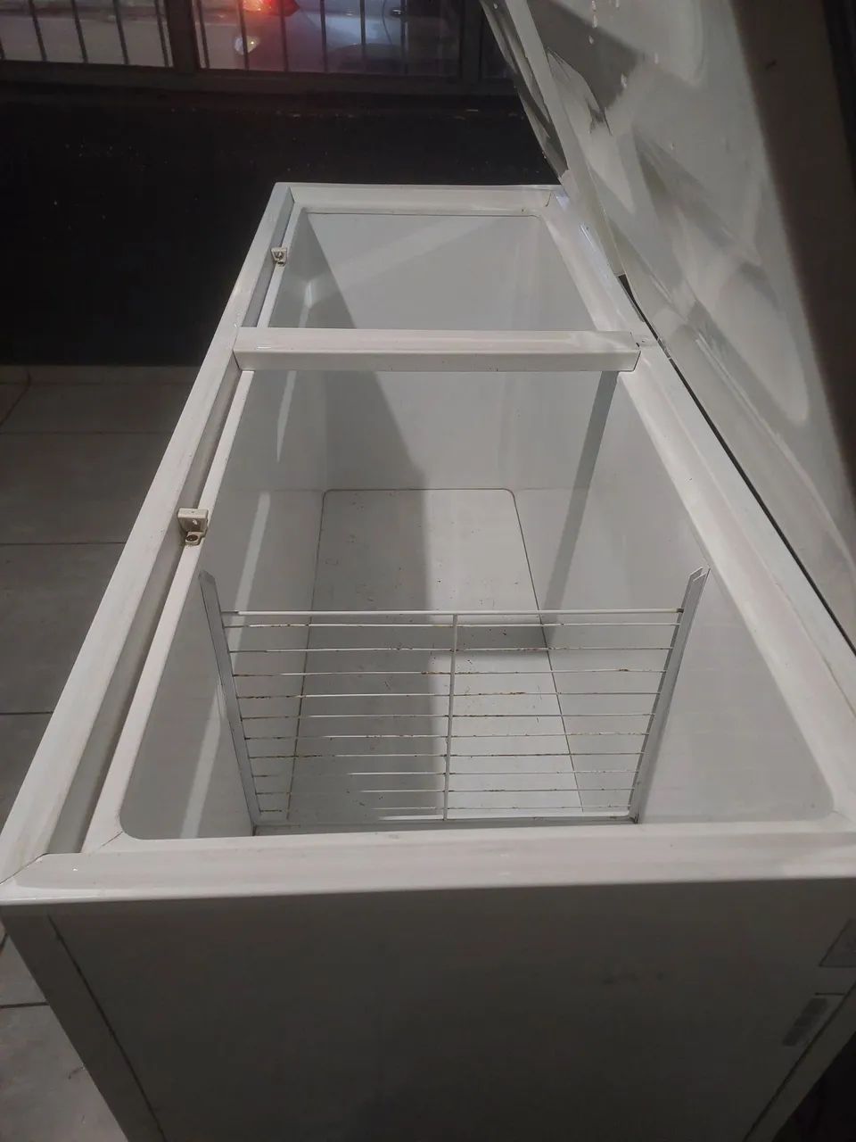 EXELENTE OPORTUNIDADE!!!!! FREEZER METALFRIO 546 LITROS,DUPLA AÇÃO 220W - Foto 5