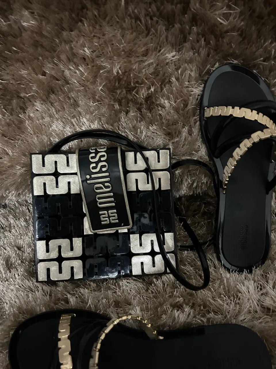 Sandálias e Bolsa Melissa - Elegância e Estilo!