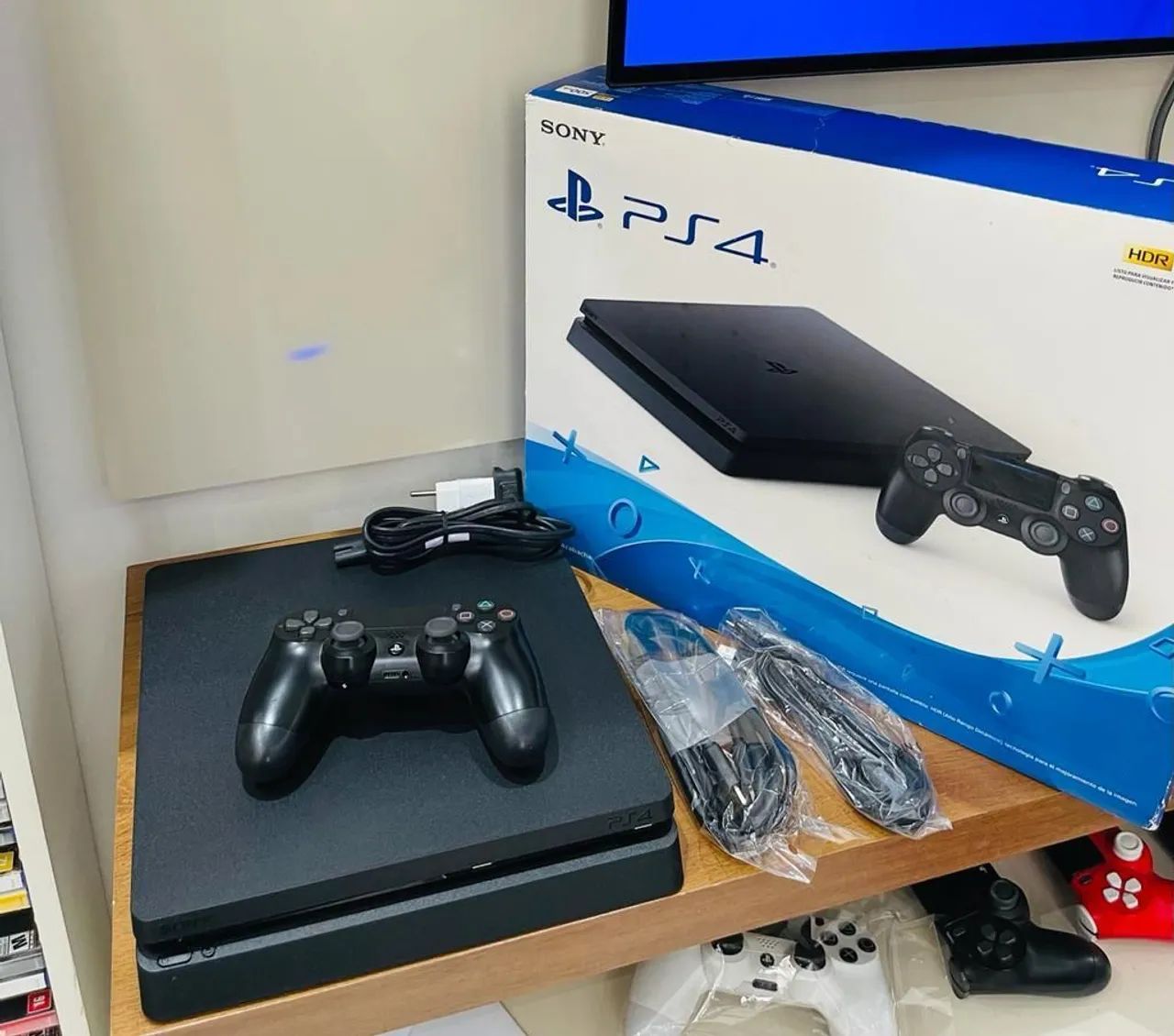 VENDO ou TROCO PlayStation 4 slim 500gb, completo com jogos, aceito cartão <br><br> - Foto 3