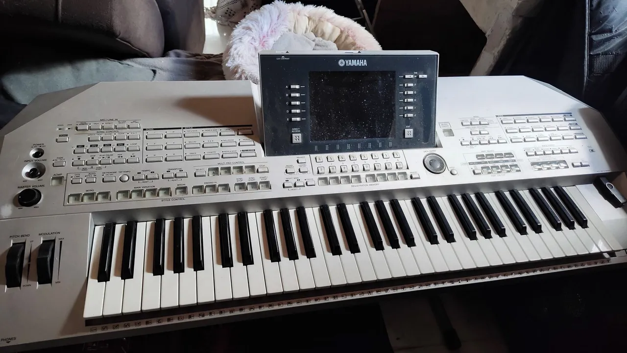 Teclado Yamaha tyros 2
