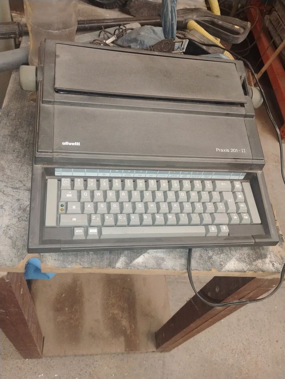 Máquina de escrever eletrica 64595631494531121