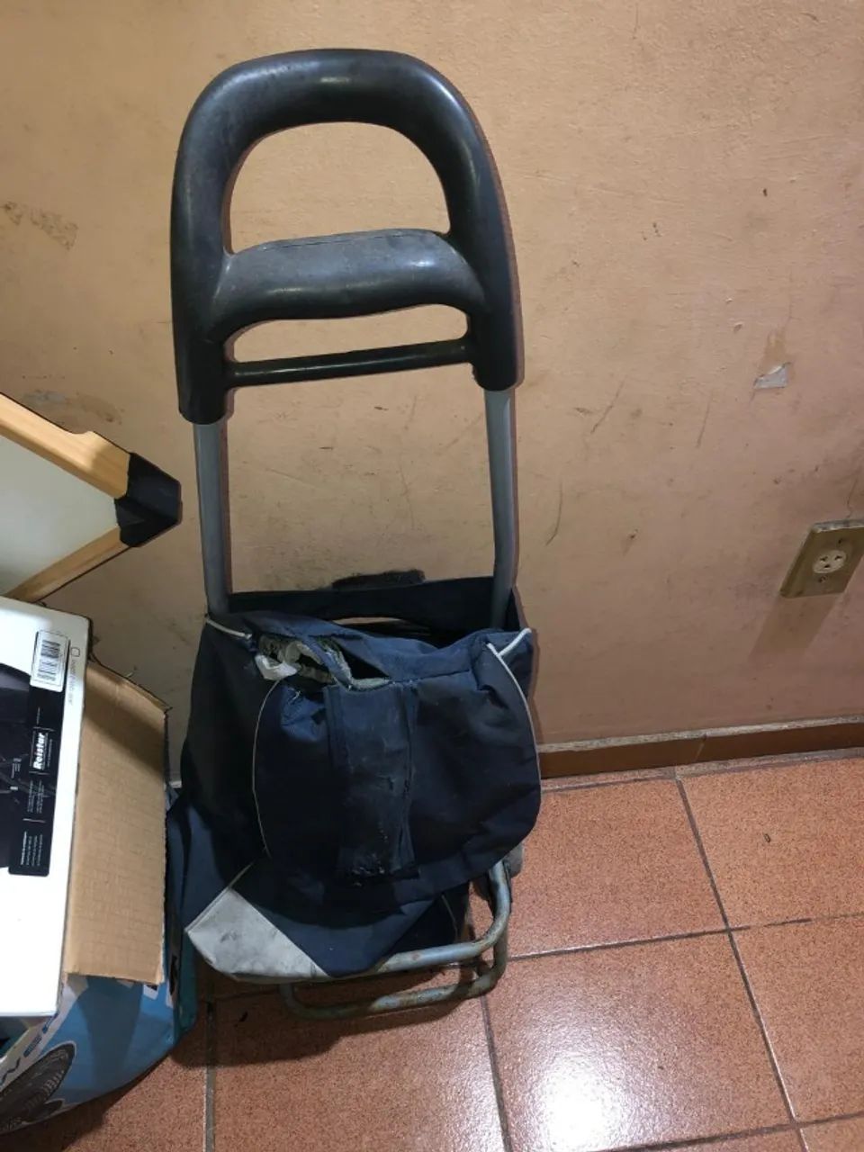 Carrinho/carro de compras precisando de reformas - Foto 2
