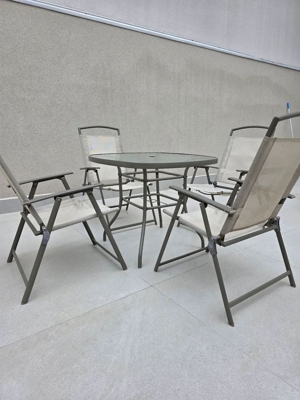 Conjunto de mesa e cadeiras para área externa - Foto 2