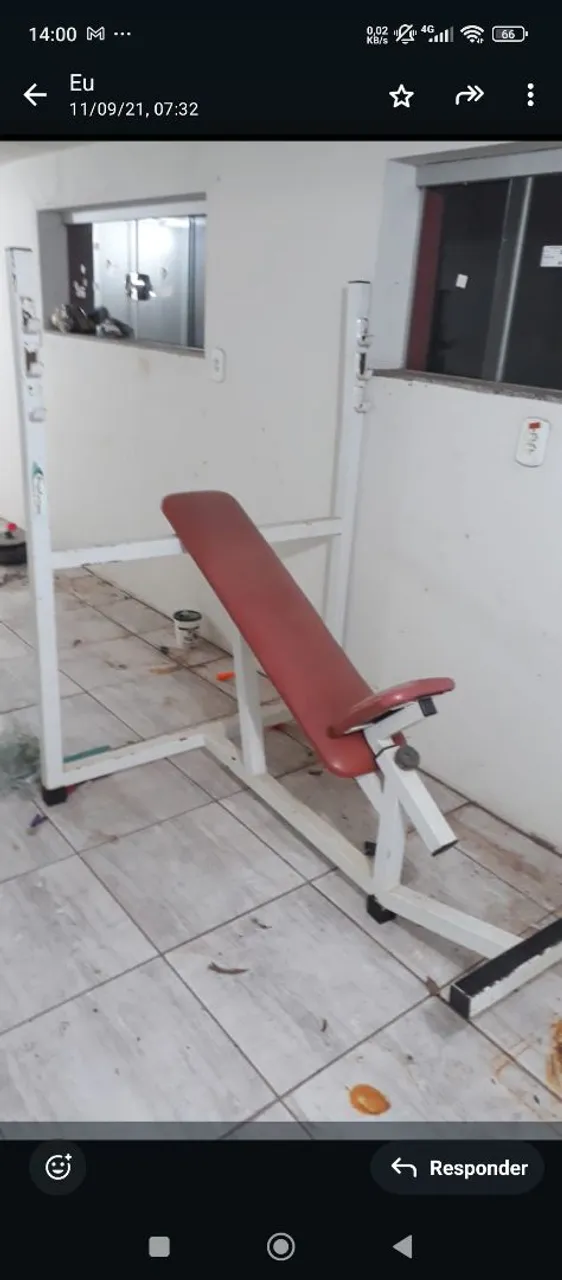 Banco de musculação inclinado