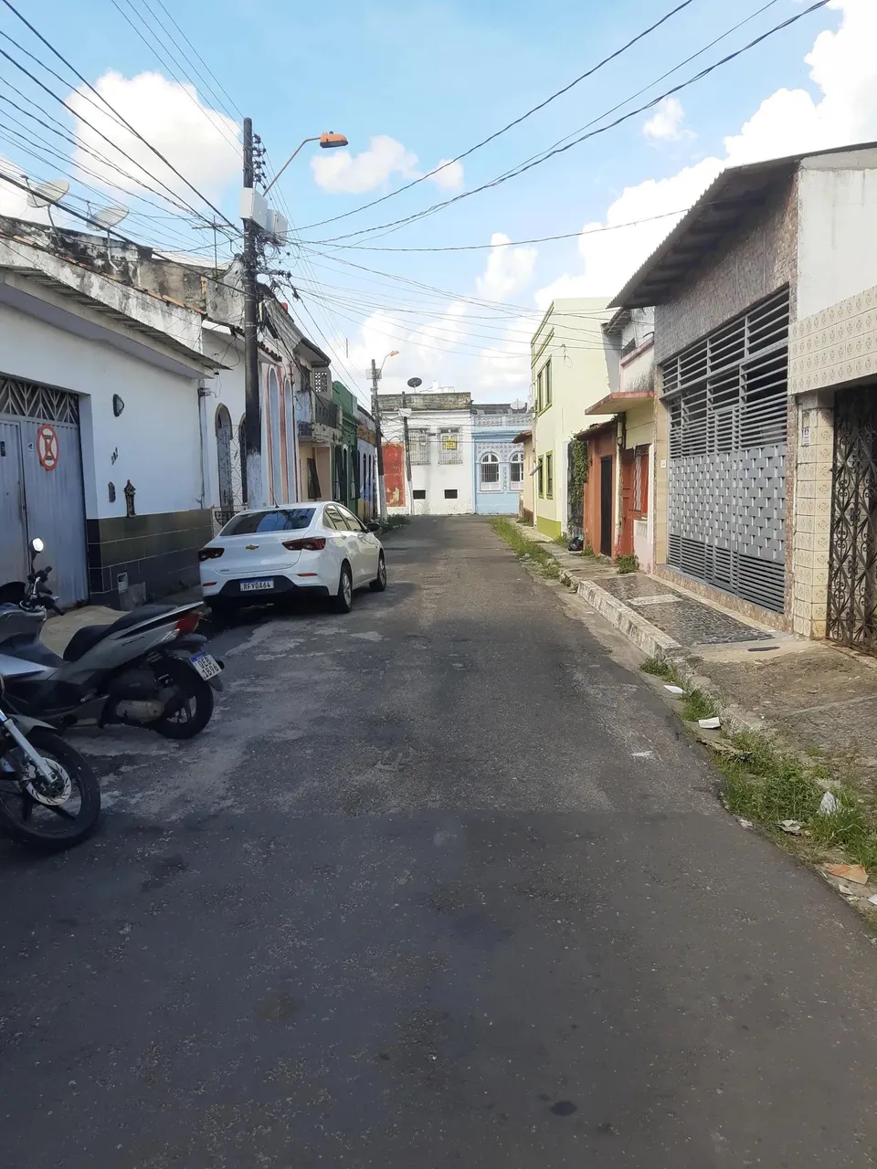 MO Vendo ampla casa na Tv. Alenquer, Cidade Velha