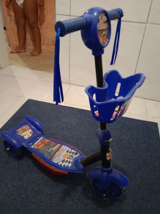 Patinete Infantil com Cestinha - Diversão Garantida!