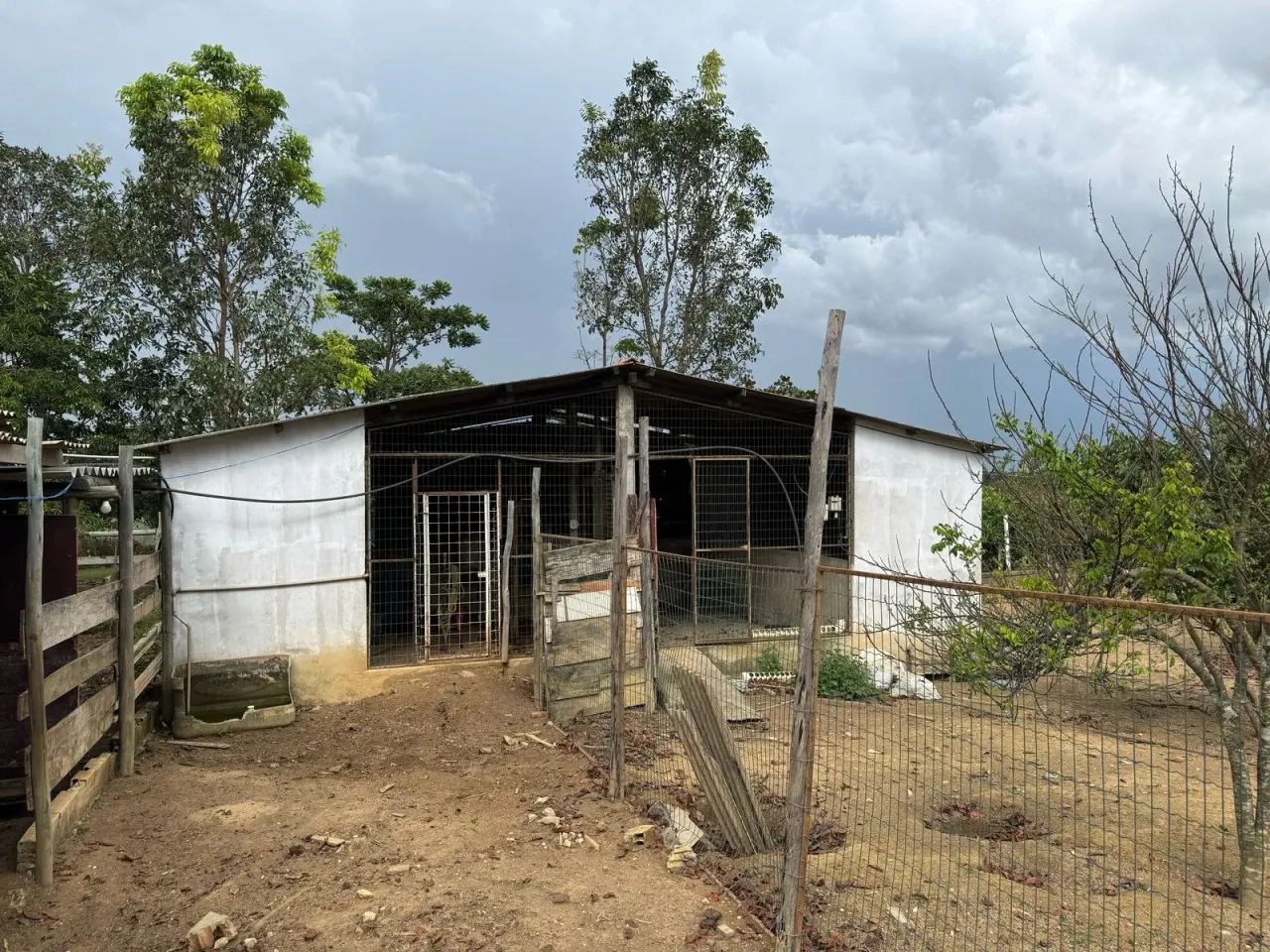 ] Oportunidade! Chácara com Casa, Pomar e Água de Mina ]