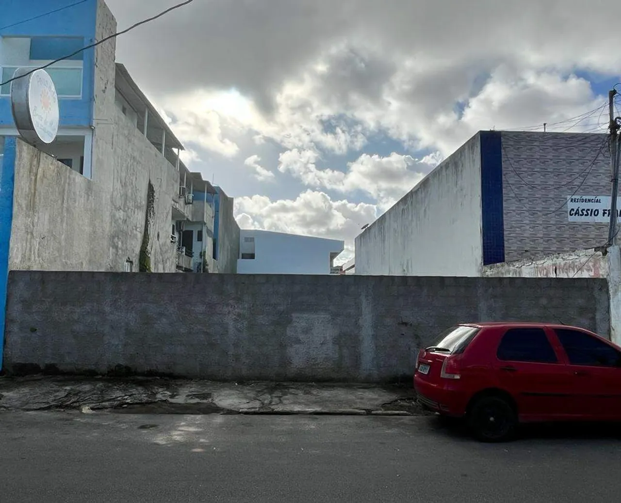 Lote com frente leste na Atalaia com 420m²