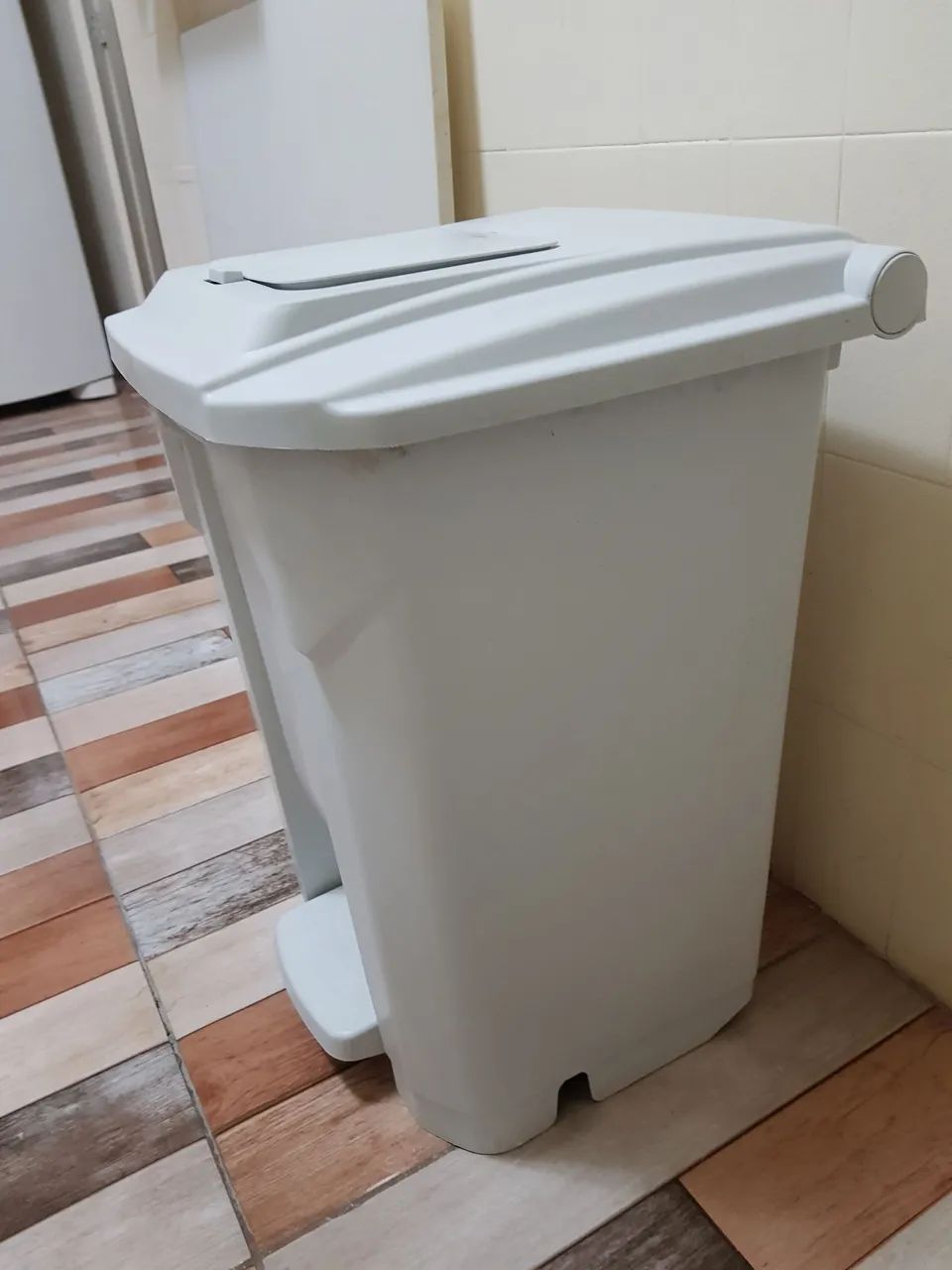 Lixeira para Cozinha com Pedal - Foto 5