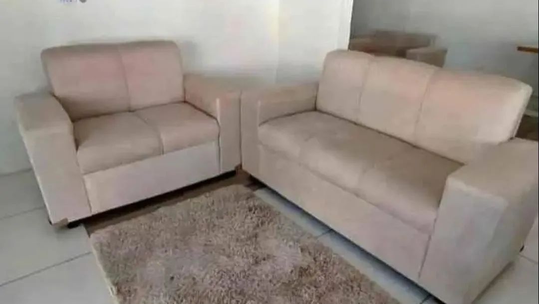 Conjunto de sofá dois e três lugares 