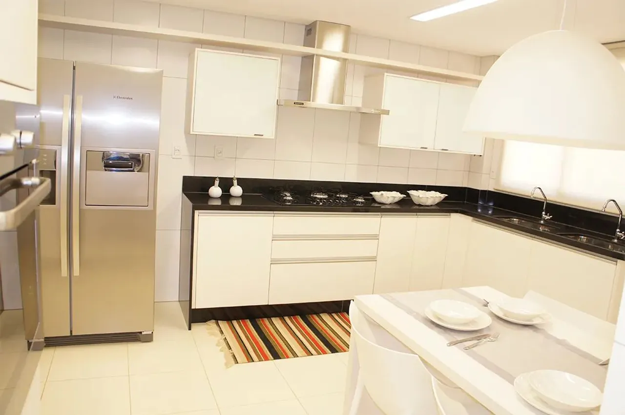 ALTO PADRÃO! Apto de 161m² com 4 Suítes - Nova Suíça - Ao lado do Vaca Brava!