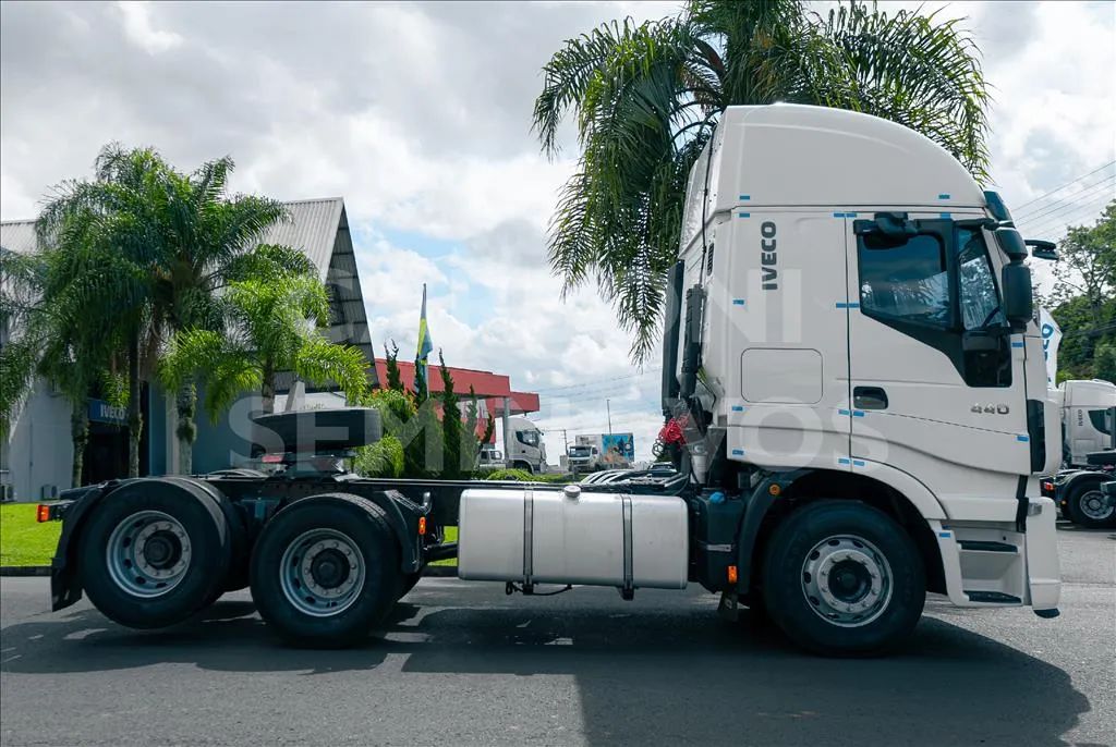 IVECO HI WAY 600S44T 6X2, ANO 2017/18 - Foto 5