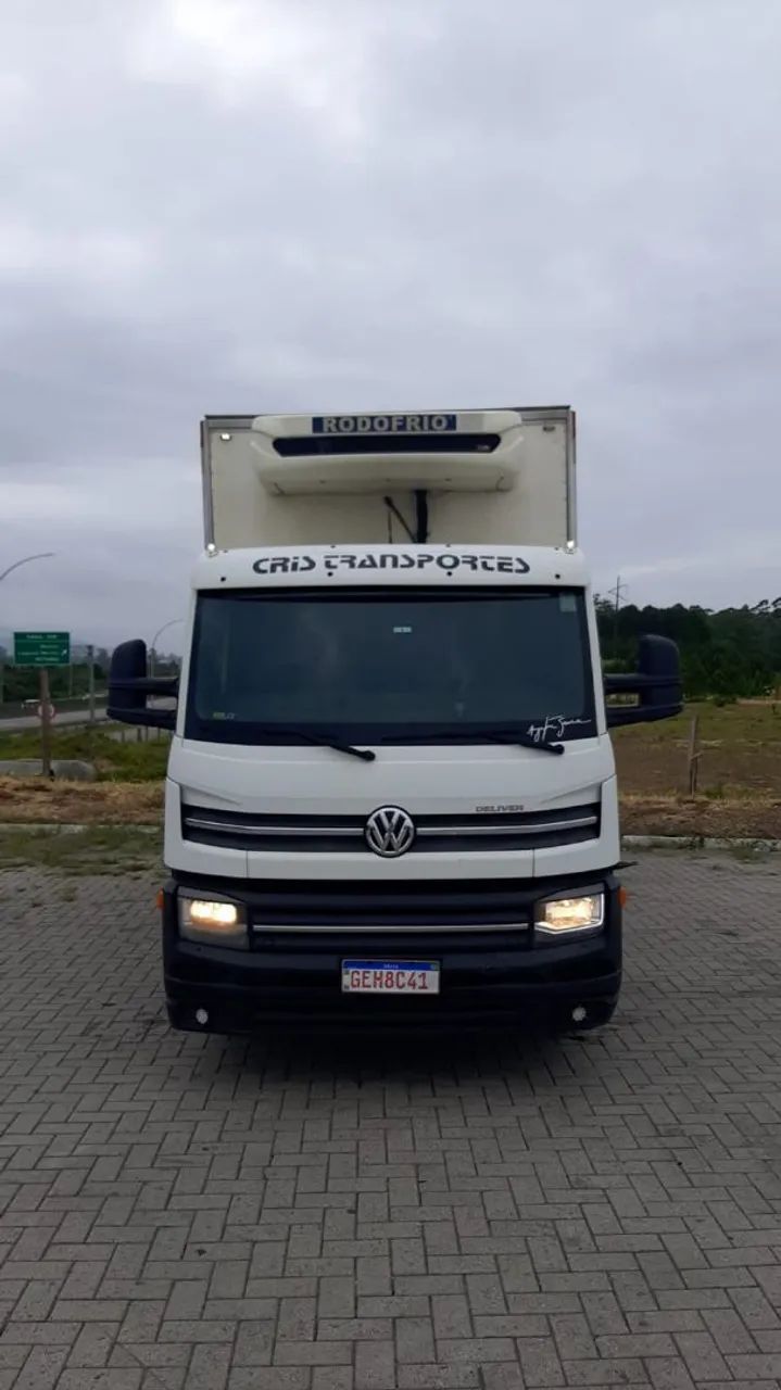 Caminhão refrigerado ano 2022
