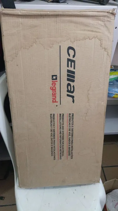 Quadro Geral Sobrepor CEMAR para 44 disjuntores DIN