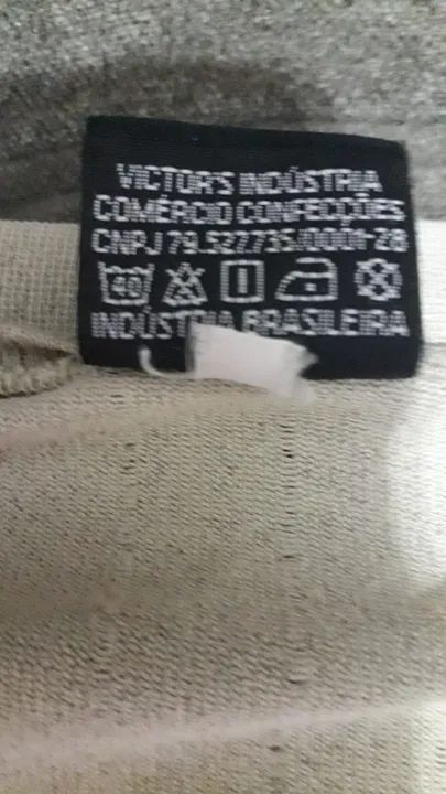 Bonita camiseta em viscose da Victor?s  verde claro tamanho M bem conservada - Foto 3