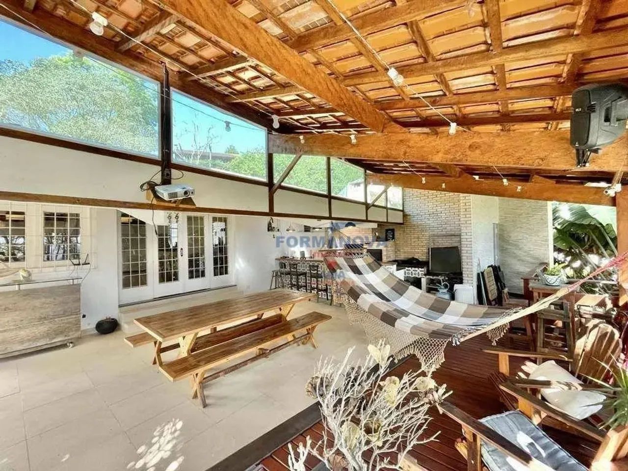 Fazendinha - Ótima Casa com 3 Suítes à VENDA 600 m² na Granja Viana