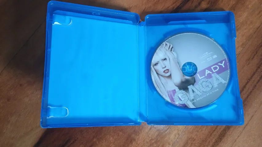 LADY GAGA BLUE ONE SEQUIN AT A TIME EM BLUE RAY - Foto 2