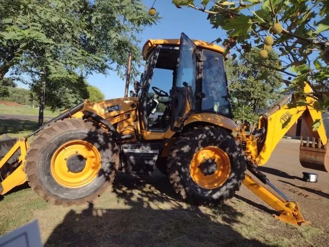 RETROESCAVADEIRA JCB 4CX TURBO ANO 2012 - Foto 2