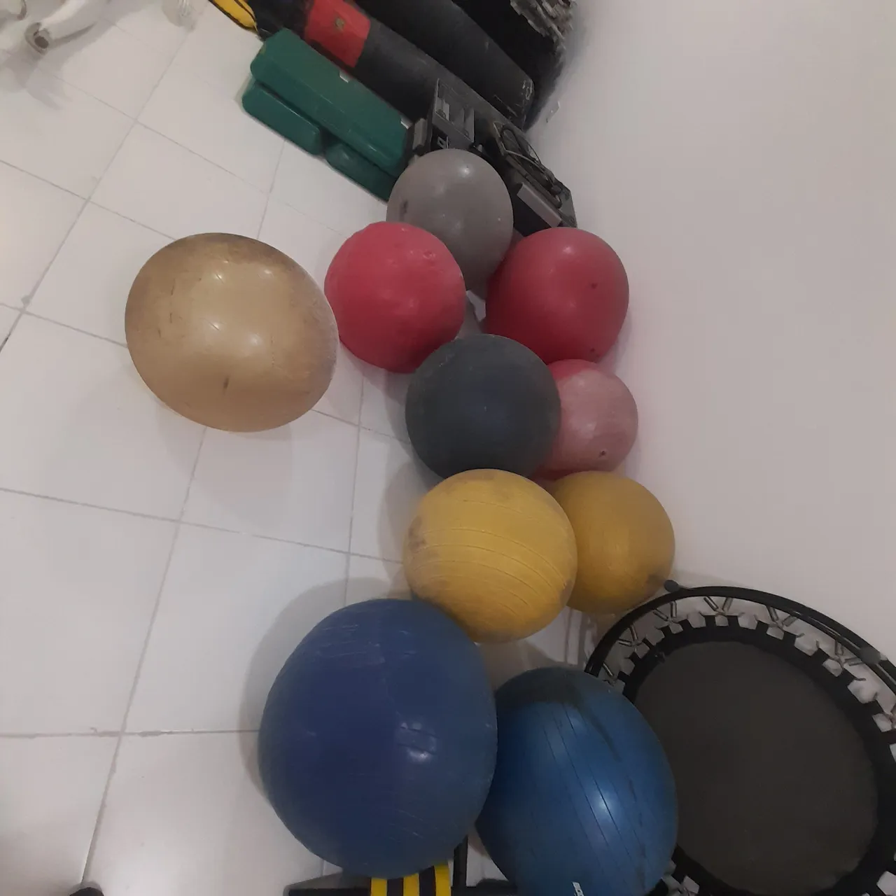 Bolas para Pilates e Exercícios - Diversas Cores 65cm