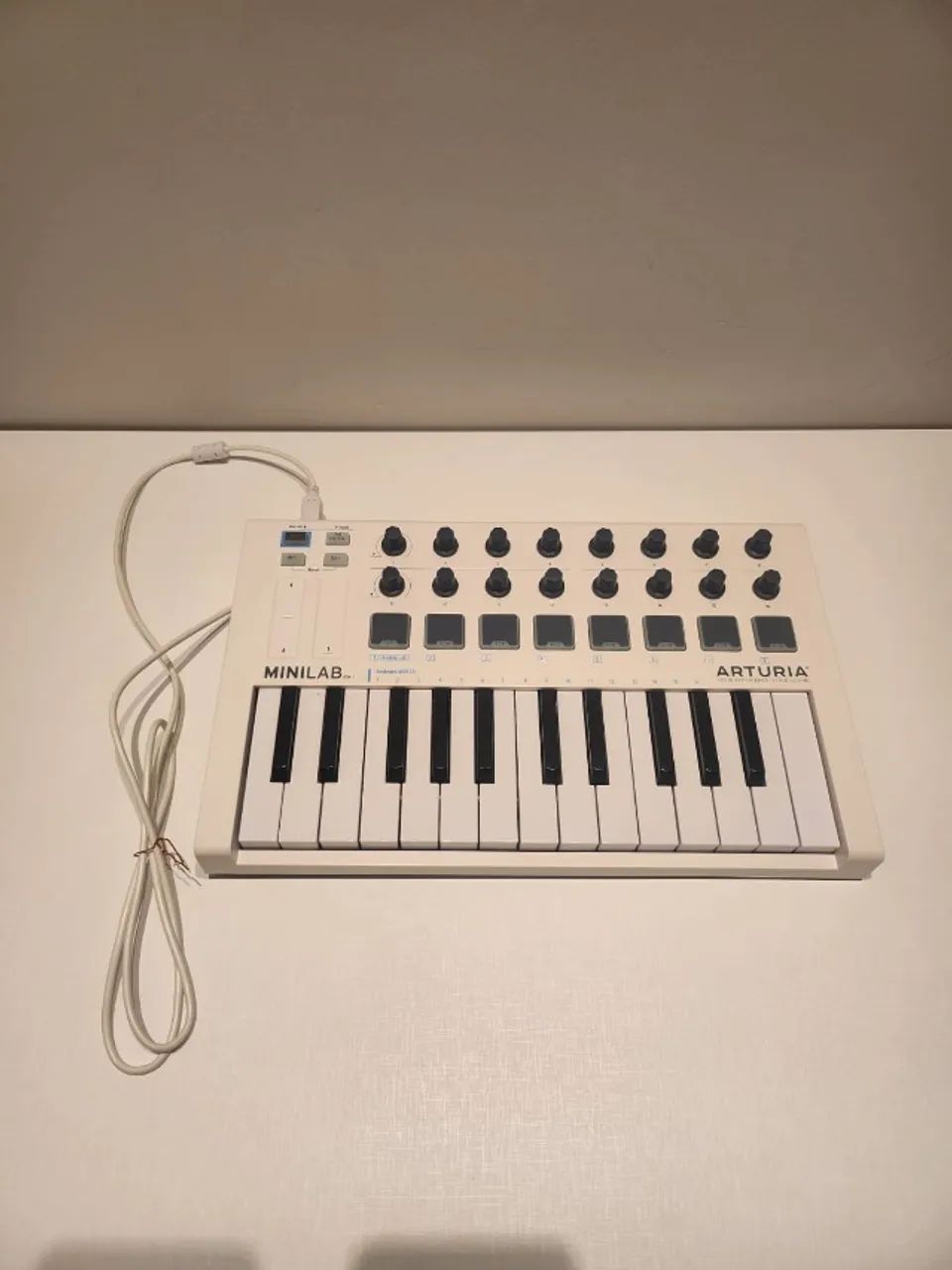 Teclado Controlador Arturia MiniLab MKII - Compacto, Poderoso e em Perfeito Estado! - Foto 2