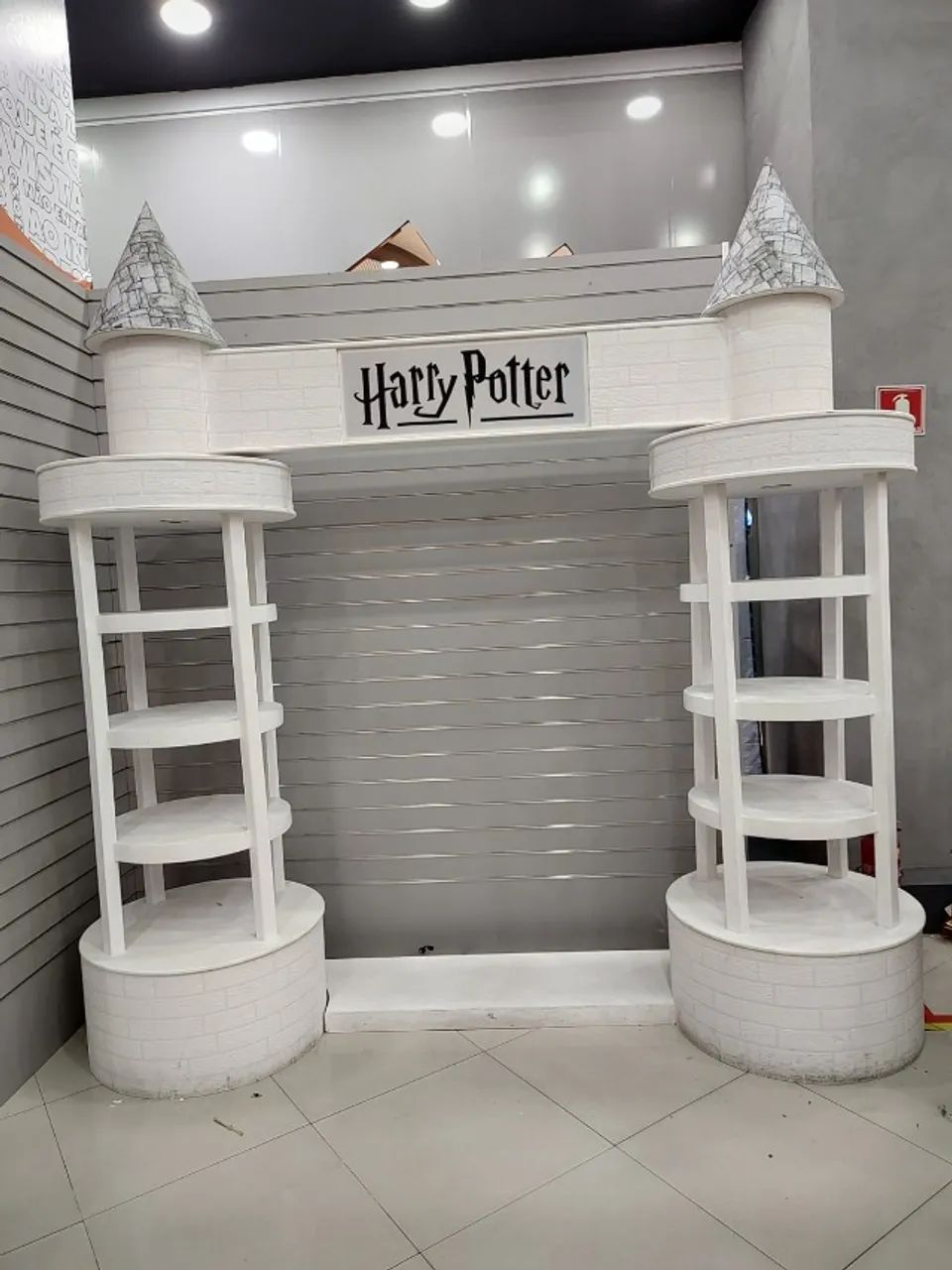 Exclusivos expositores temáticos MARVEL | DC | HARRY POTTER para lojas, buffets ou eventos - Foto 3