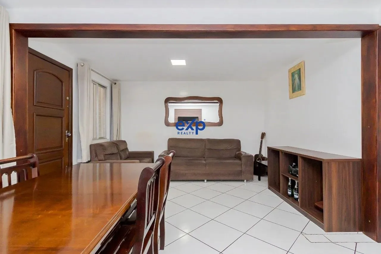 OTIMO SOBRADO EM PINHAIS