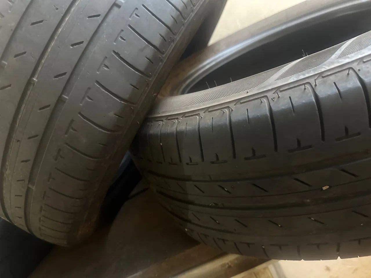 Pneus para carros 215/ 60 16r - Foto 2
