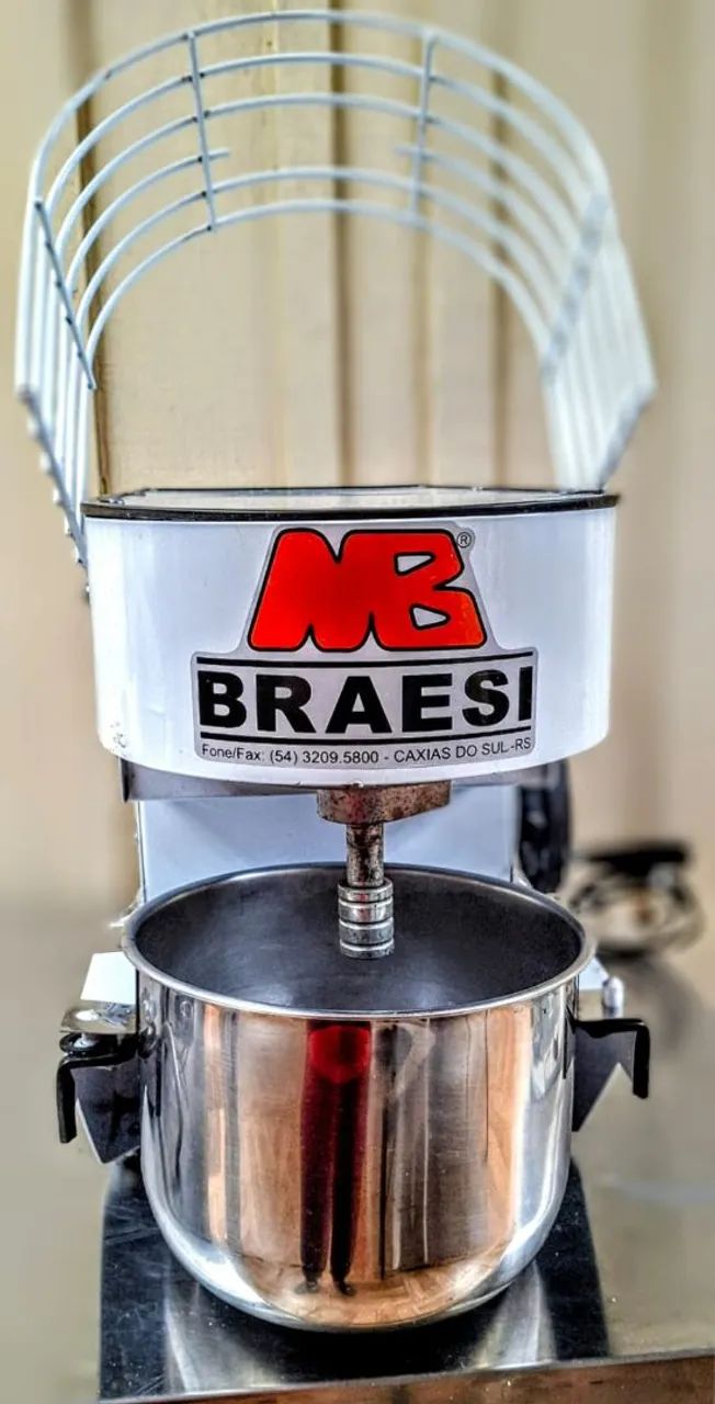 Batedeira planetária industrial Braesi (5kg)