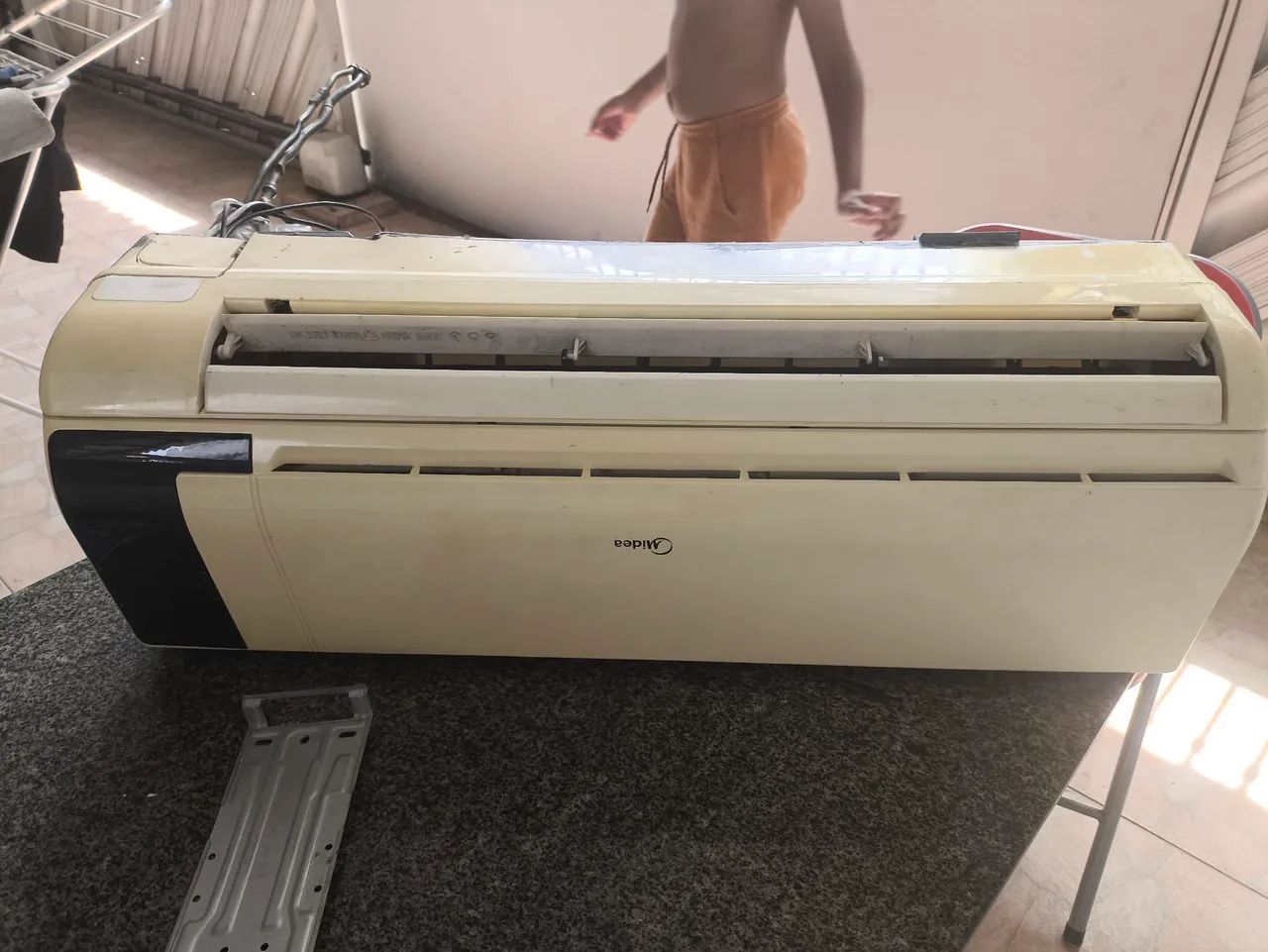 Split Midea 12 mil BTUS. Aceito proposta.