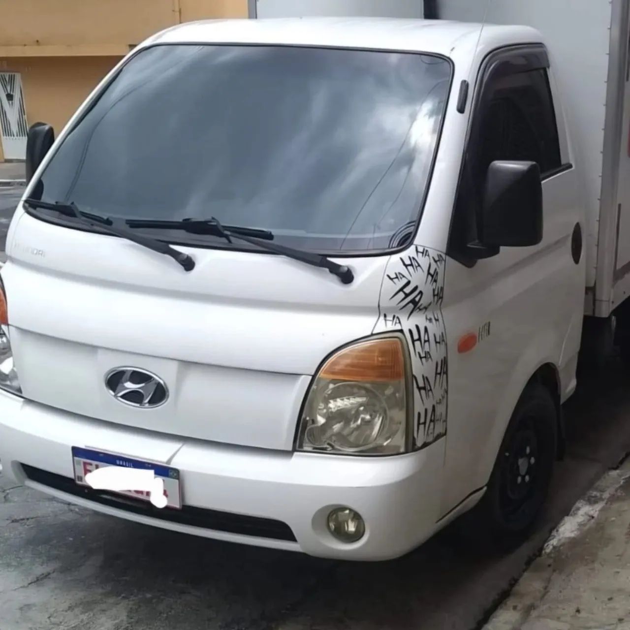Trabalhamos com carretos, mudanças e fretes 