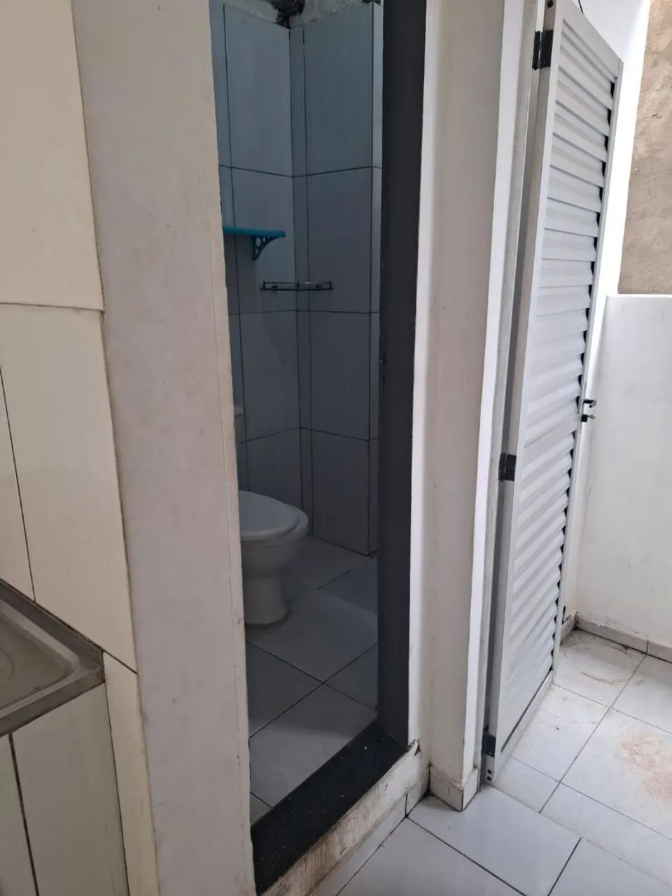 Aluga-se kitnet de 2 quartos - Av. Atroaris, Cidade Nova - Foto 5