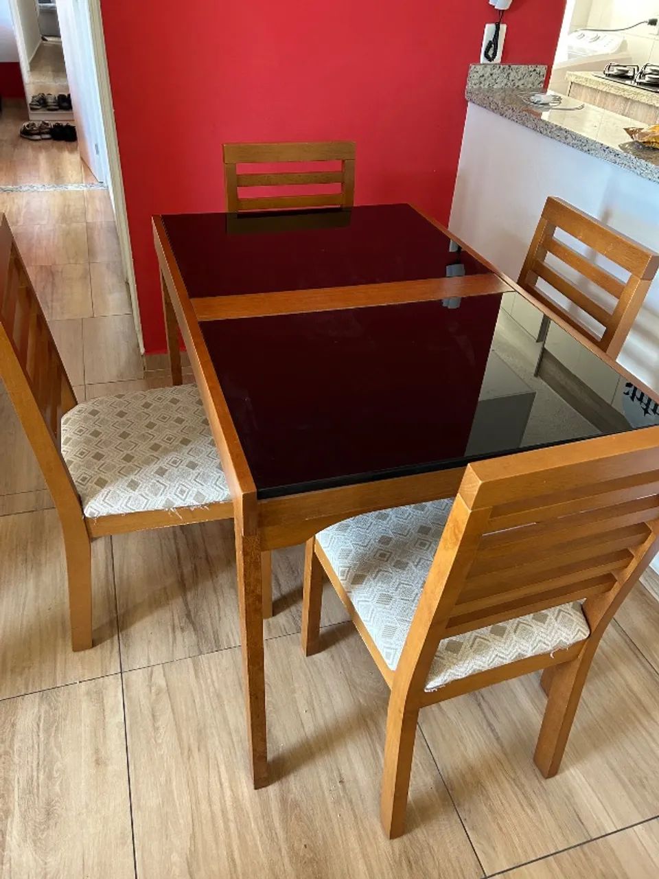 Mesa de jantar extensível (abre e fecha) + 4 cadeiras  - Foto 5