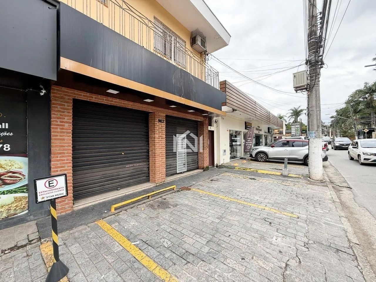 Ponto comercial para locação na Granja Viana