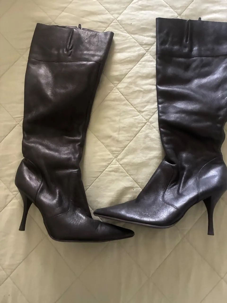 Vendo Bota de Couro Tamanho 36