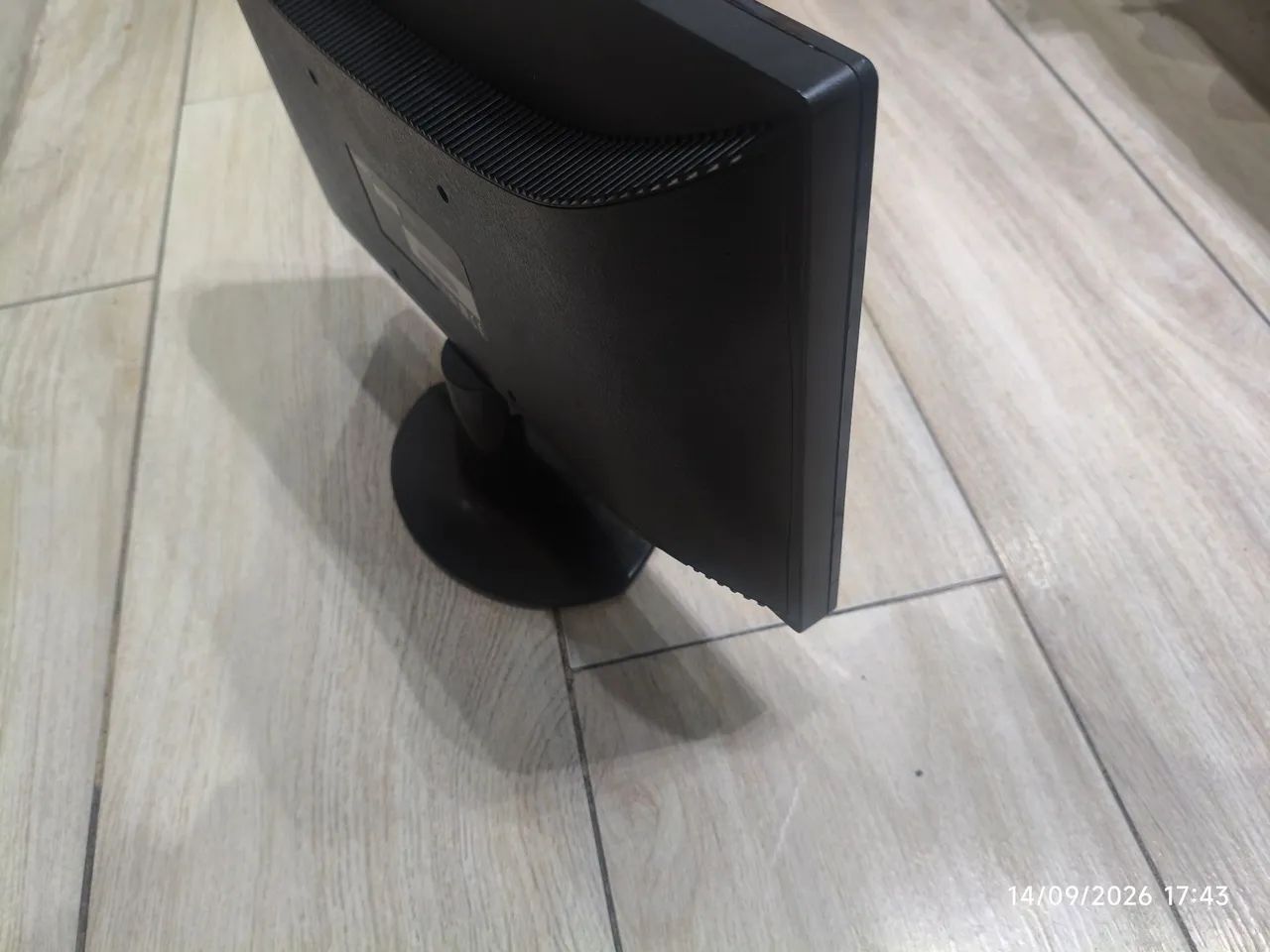 Monitor 15 polegadas AOC , bivolt - Foto 5