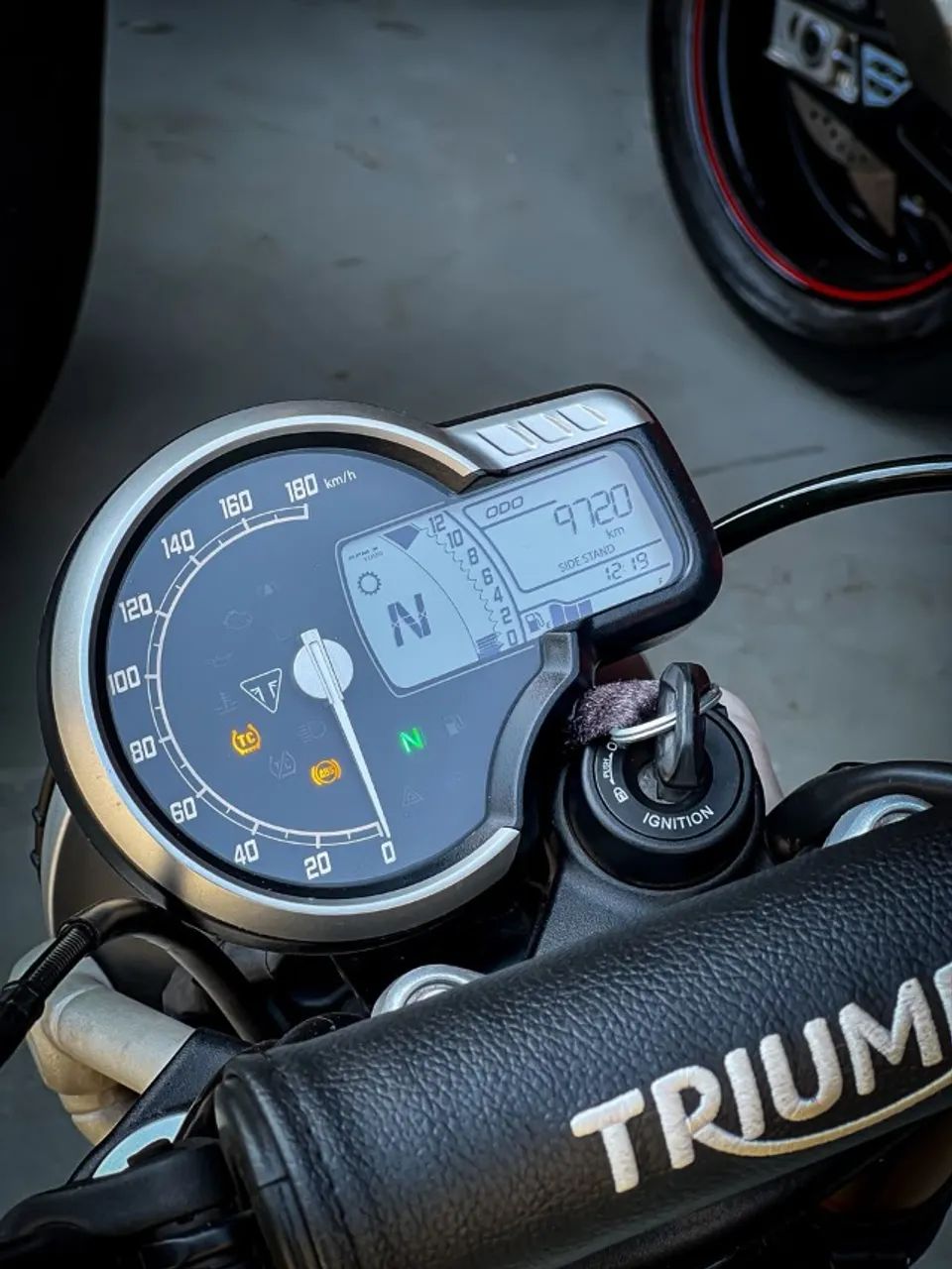 TRIUMPH SCRAMBLER 400 - Foto 5