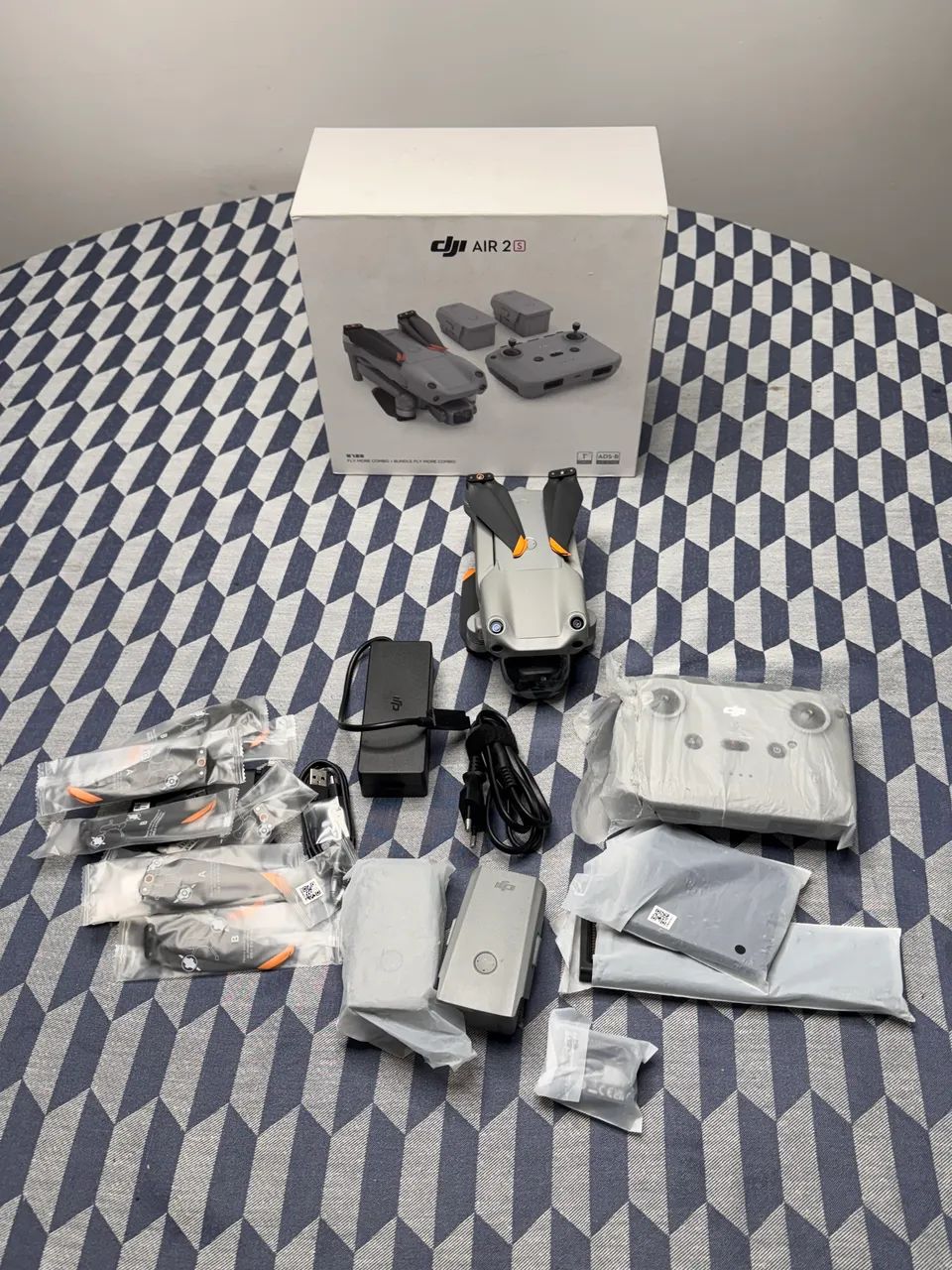 DRONE DJI AIR 2s FLY MORE COMBO (não envio)