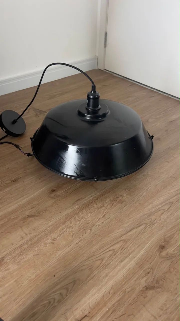 Lustre Modelo Industrial 