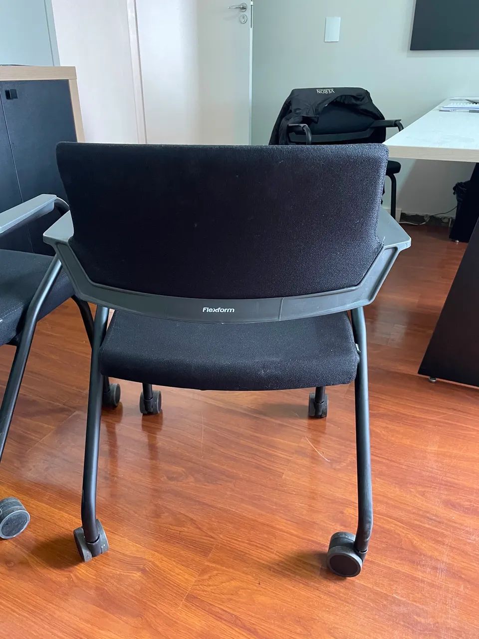 Conjunto de 4 cadeiras executivas da Flexform - Foto 5