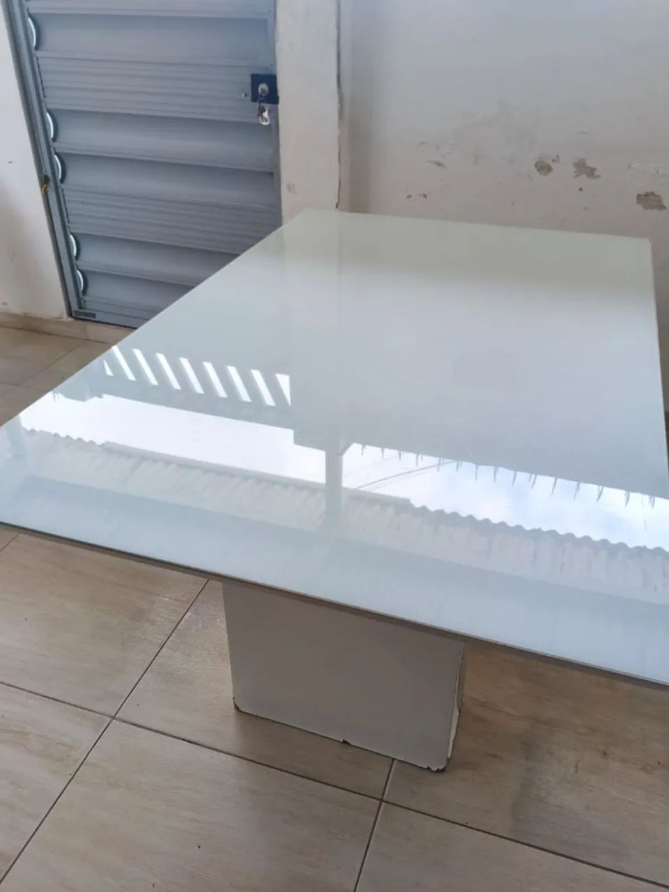 Mesa com tampo de vidro