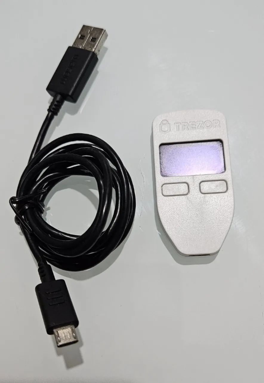 Trezor One - Carteira De Hardware Para Criptomoedas - Foto 2