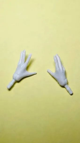 Marvel Legends par de mãos femininas (ideal p/ custom de bonecos feiticeiras / magas) - Foto 2