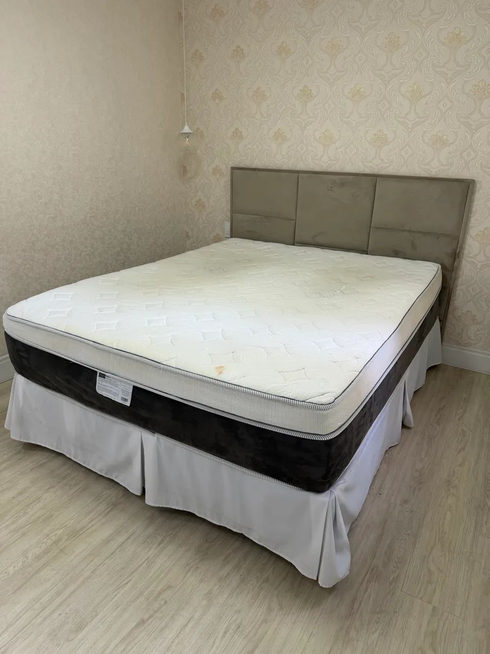 Vendo cama King semi nova 800,00 
