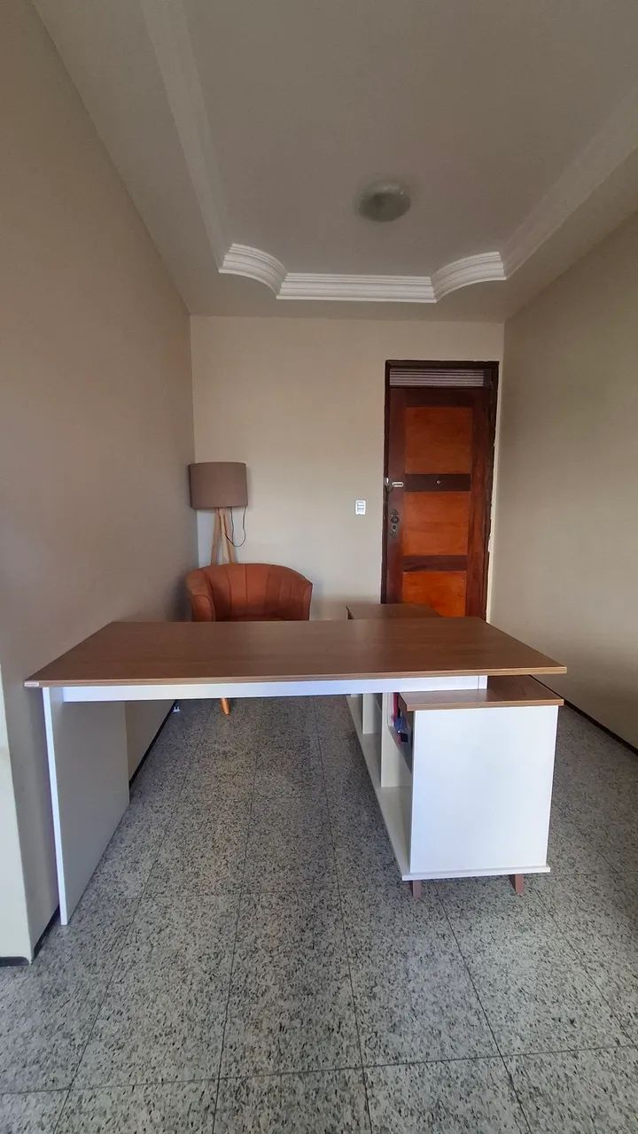 Mesa de escritório com gavetas e nichos - Foto 5