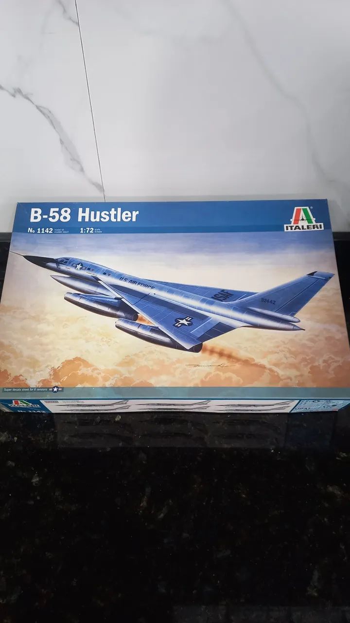 Kit plastimodelismo B 58 Hustler 1:72