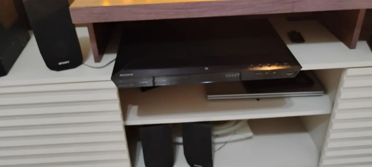 Vendo BLU-RAY DISC/DVD Home THEATRE SYSTEM BDV-E2100 Bluetooth Sonic