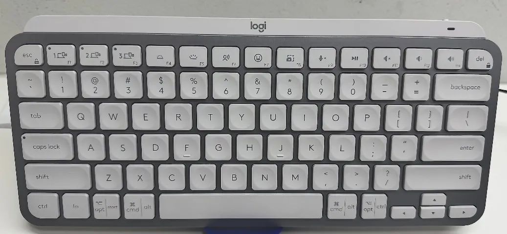 Teclado Logitech MX Keys Mini Bluetooth (Cinza Claro/Branco) - Impecável